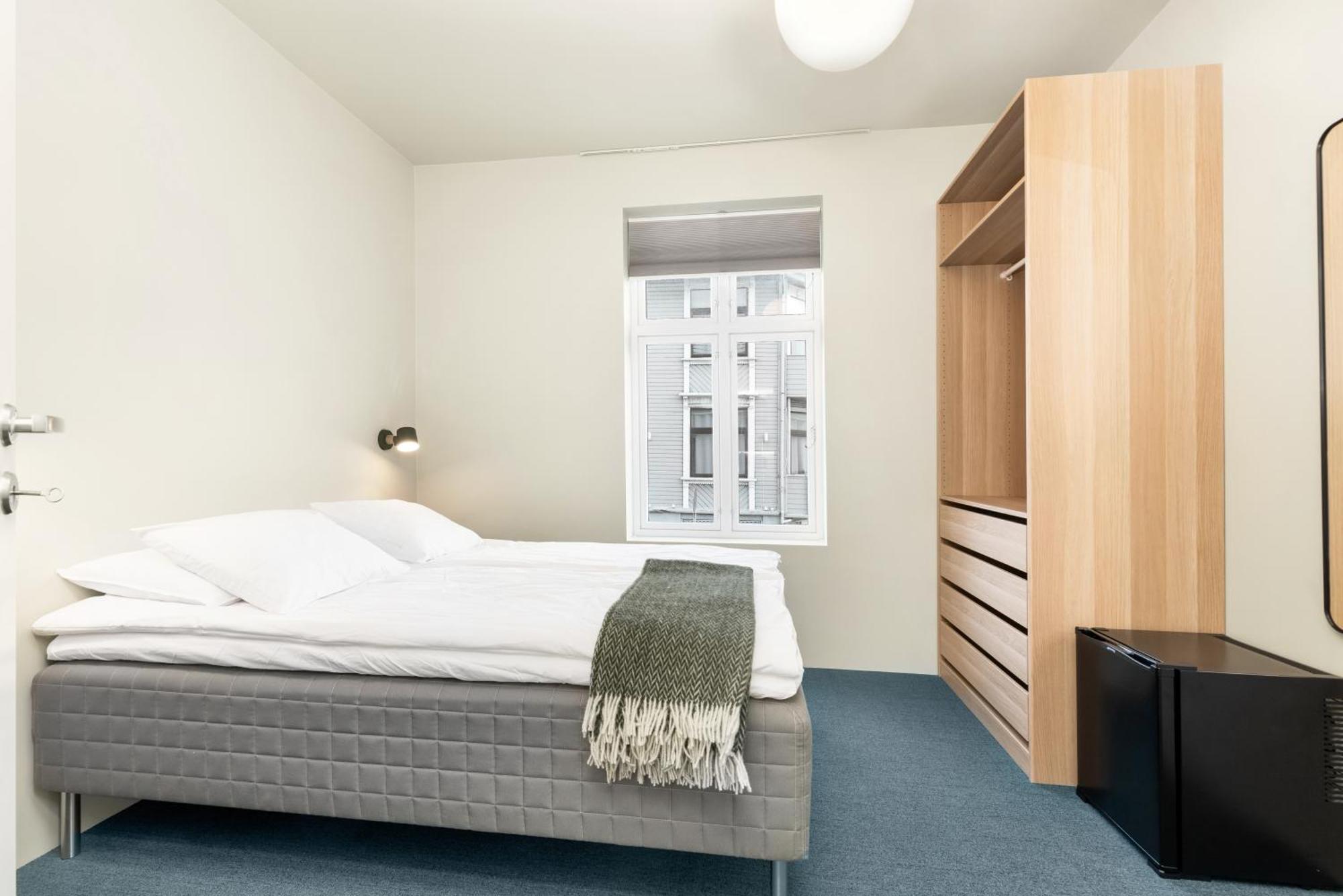 Central Guest House - Bedroom With Private Bathroom สตาวังเงร์ ภายนอก รูปภาพ