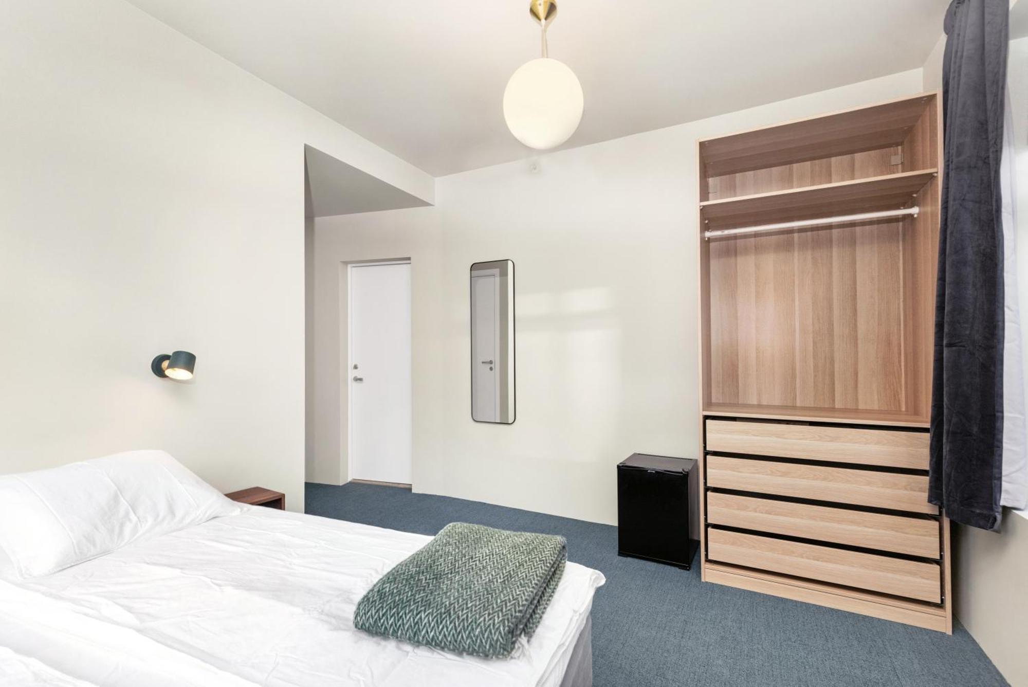 Central Guest House - Bedroom With Private Bathroom สตาวังเงร์ ห้อง รูปภาพ