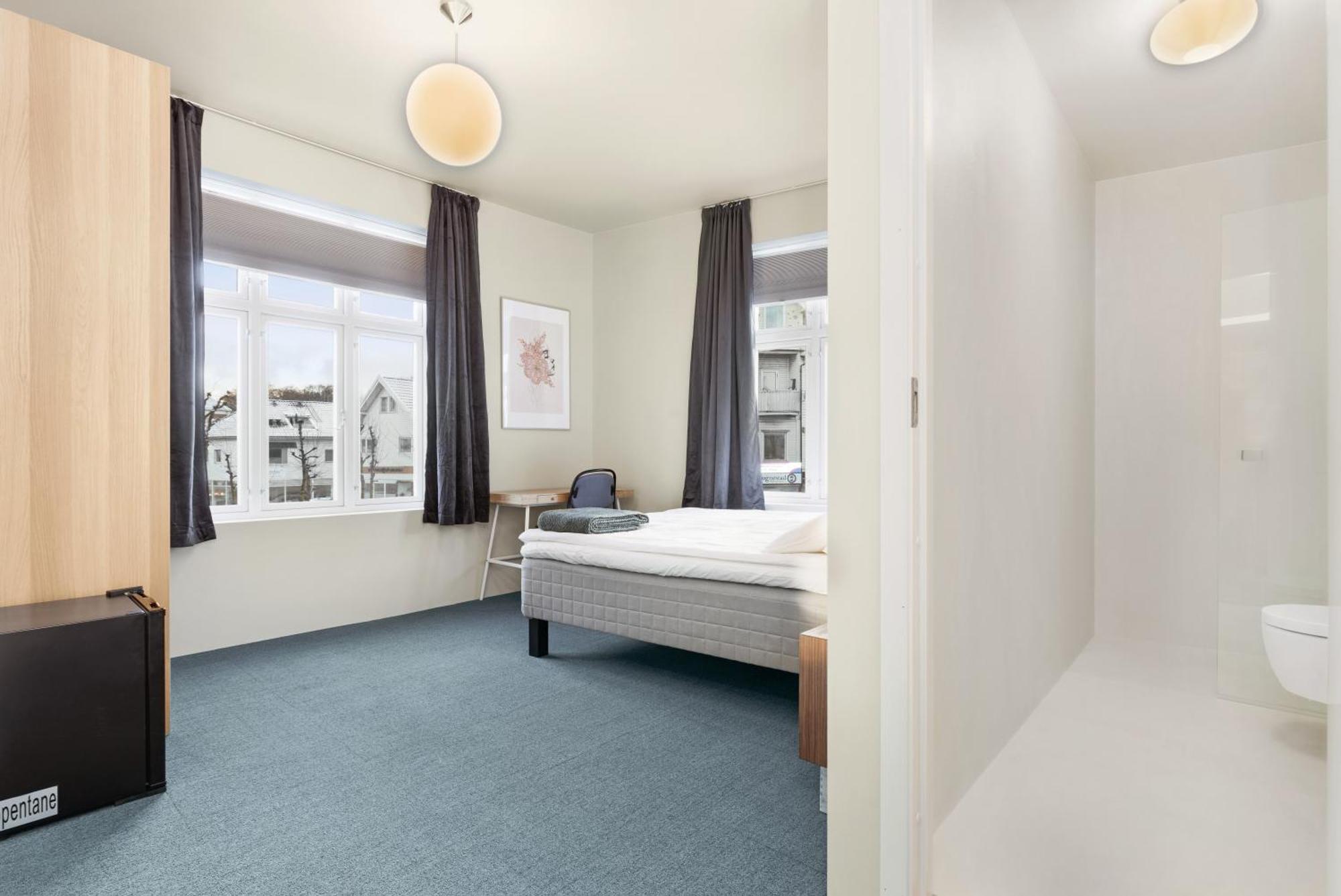 Central Guest House - Bedroom With Private Bathroom สตาวังเงร์ ห้อง รูปภาพ